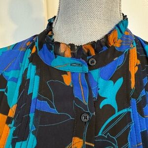 Calvin Klein short sleeve size small shirt